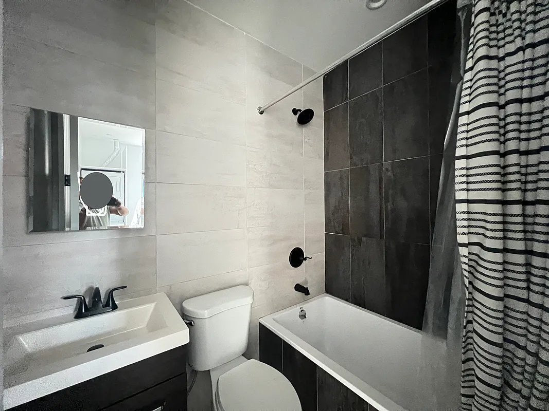 Amplio dúplex de 2 habitaciones en Flatbush, Brooklyn, cerca de las líneas 2, 5 y Q