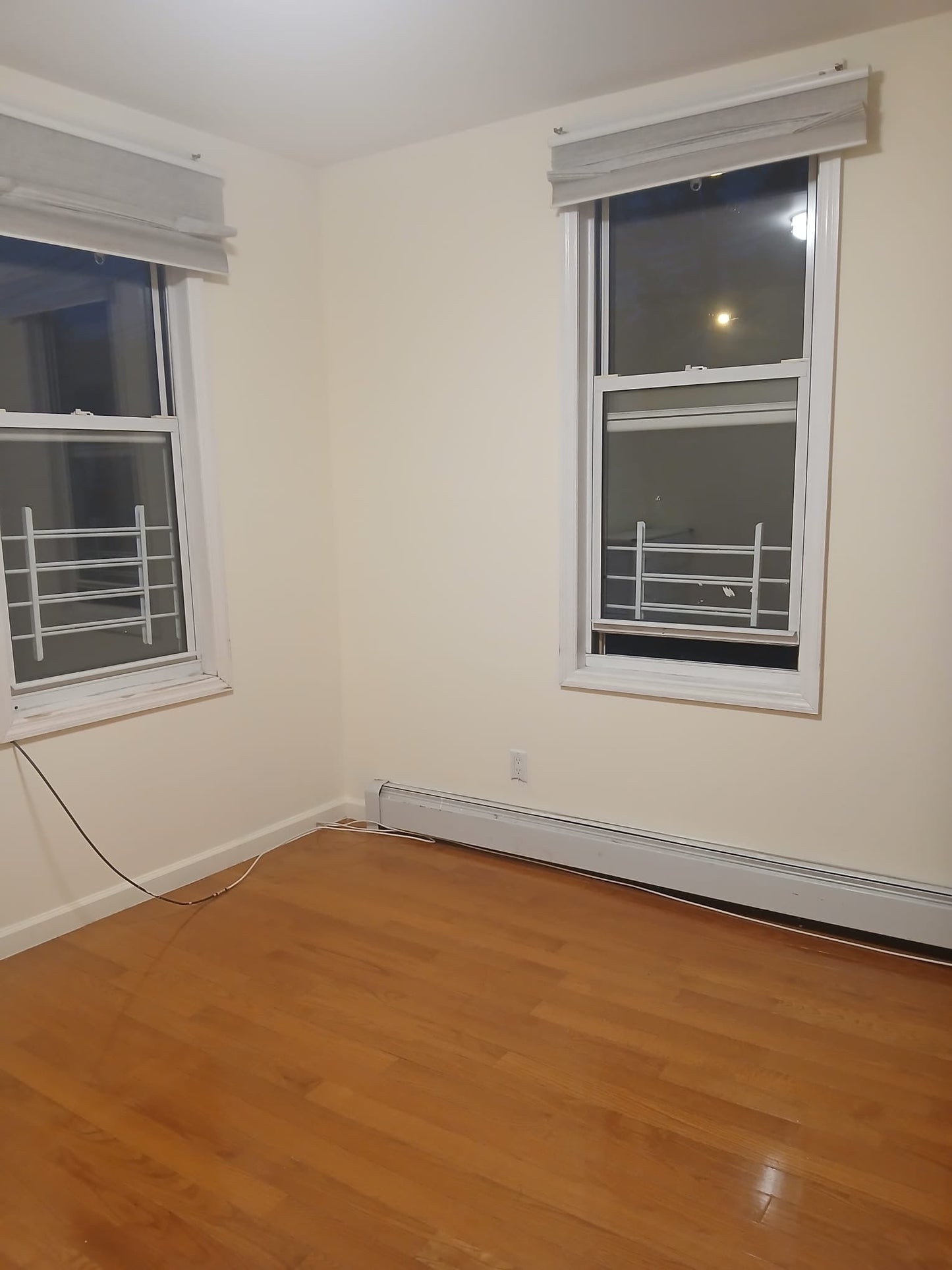 Habitación privada en College Point, Queens – Hogar familiar para mujeres