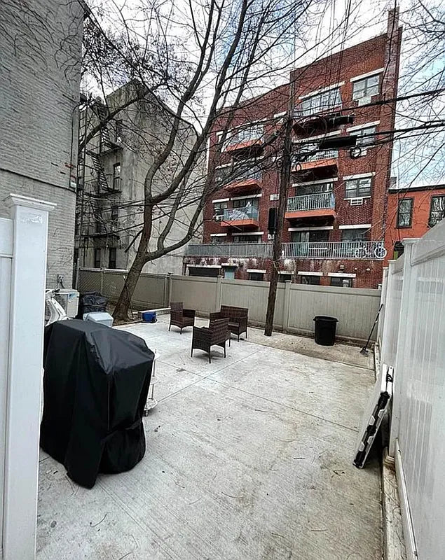 Amplio apartamento de 3 habitaciones en Bedford-Stuyvesant, Brooklyn, cerca de las líneas G, J, M y Z.