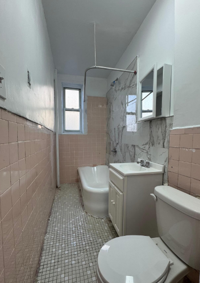 Pet-Friendly 2-Bedroom Apartment in Flatbush Brooklyn – Near 2/5/Q Trains
