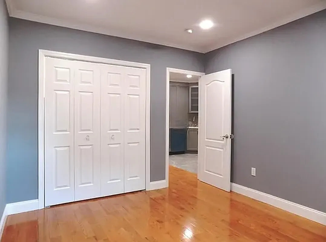 Apartamento renovado de 2 habitaciones en Bedford-Stuyvesant, Brooklyn. Cocina de acero inoxidable y aire acondicionado.