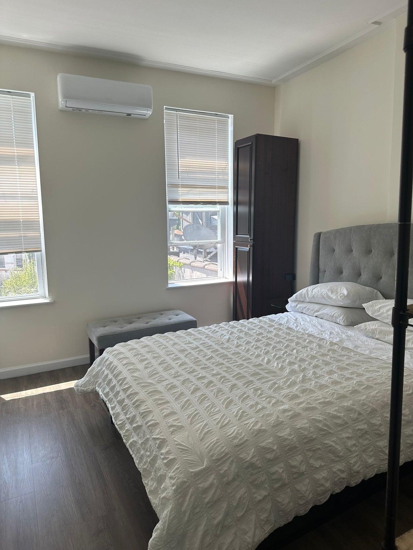 Furnished Room in Ridgewood Queens – Short-Term Stay Allowed