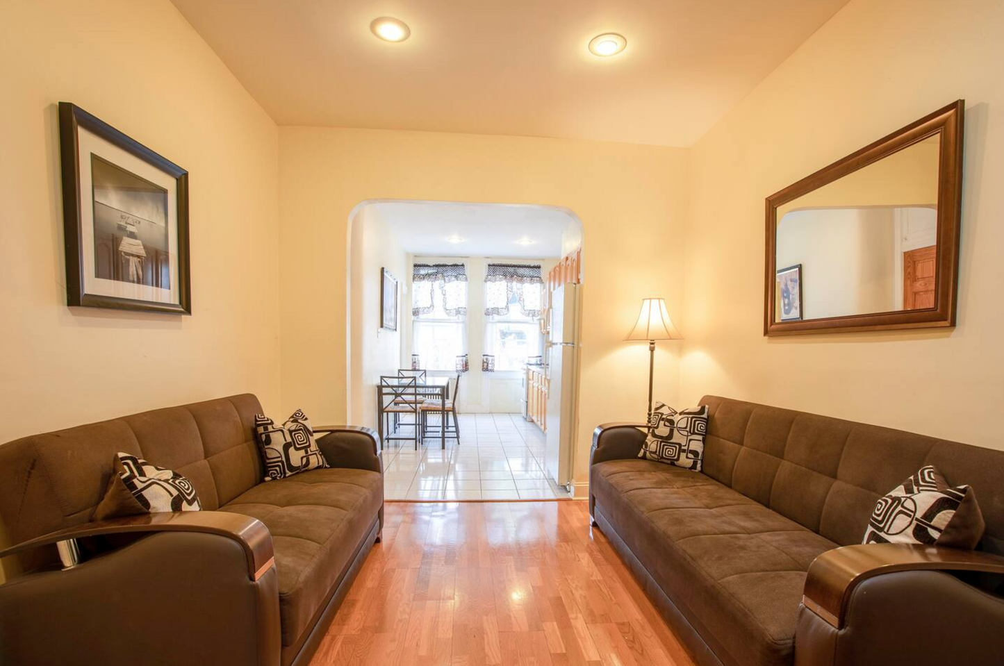 Modern 2-Bedroom Apartment in Ridgewood Queens – Short-Term Stays