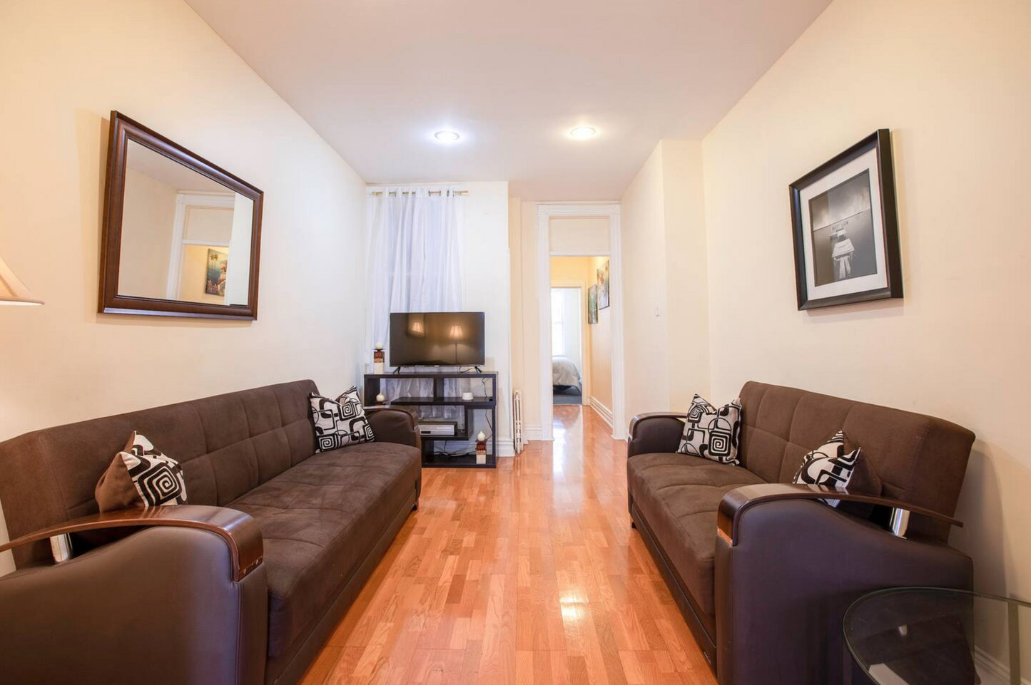 Modern 2-Bedroom Apartment in Ridgewood Queens – Short-Term Stays