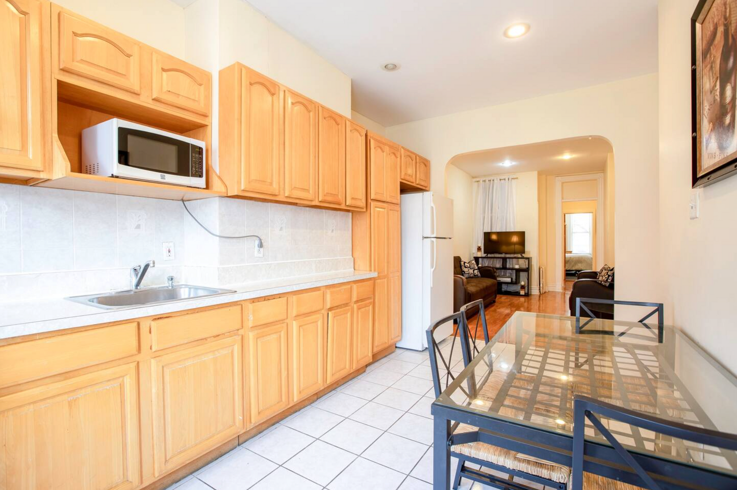 Modern 2-Bedroom Apartment in Ridgewood Queens – Short-Term Stays