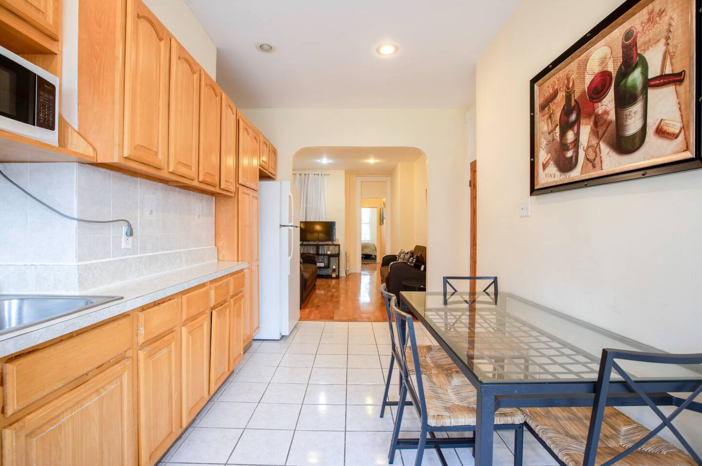 Modern 2-Bedroom Apartment in Ridgewood Queens – Short-Term Stays