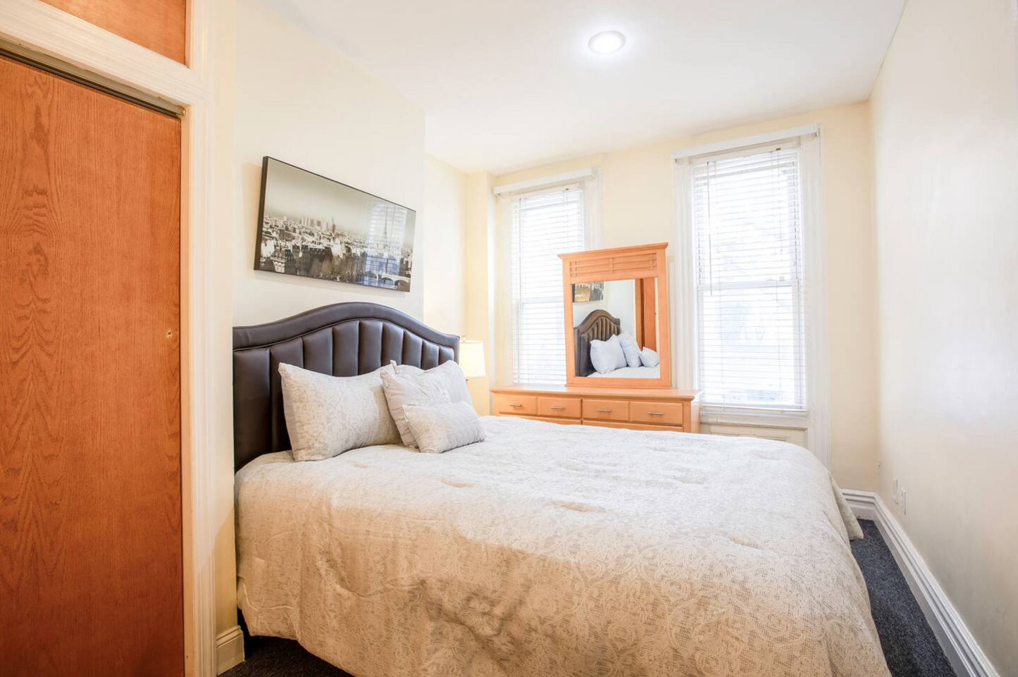 Modern 2-Bedroom Apartment in Ridgewood Queens – Short-Term Stays