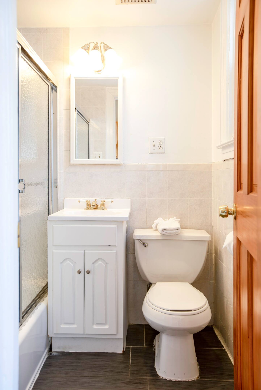 Modern 2-Bedroom Apartment in Ridgewood Queens – Short-Term Stays