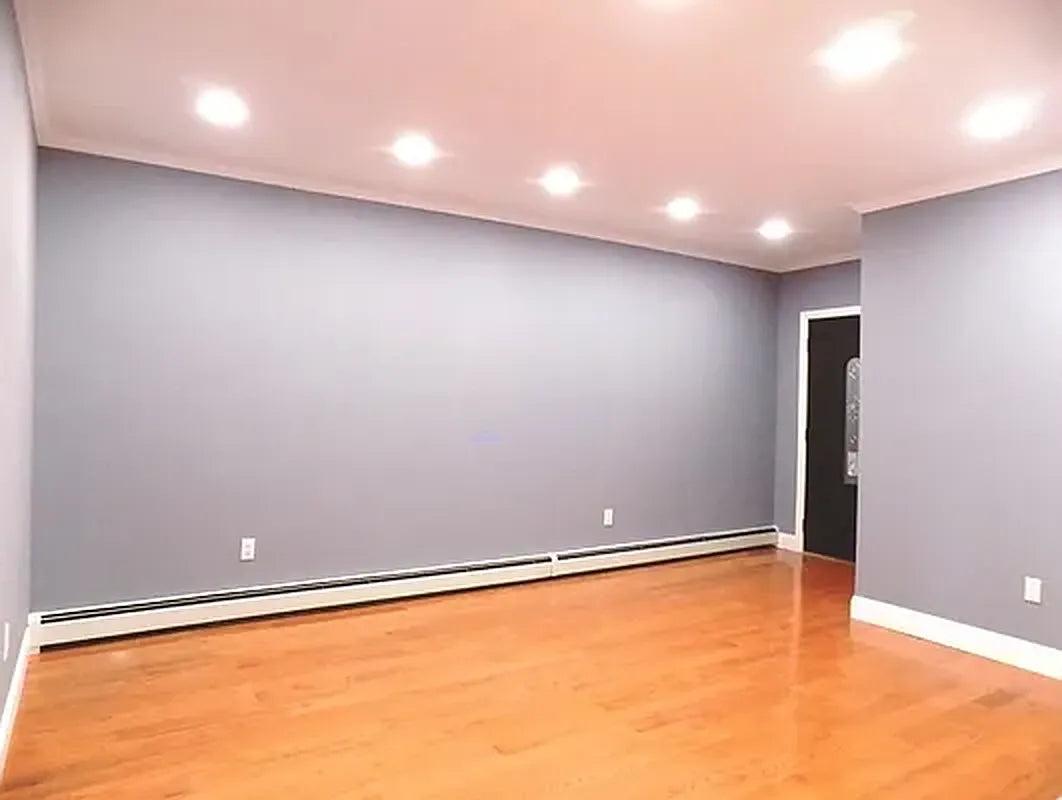 Apartamento renovado de 2 habitaciones en Bedford-Stuyvesant, Brooklyn. Cocina de acero inoxidable y aire acondicionado.