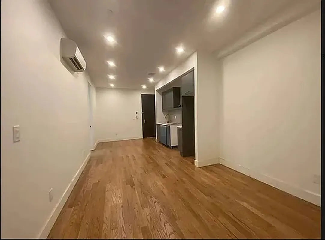 Elegante apartamento de 4 dormitorios y 3 baños en Bedford-Stuyvesant, Brooklyn. Balcón privado y acceso a la azotea.