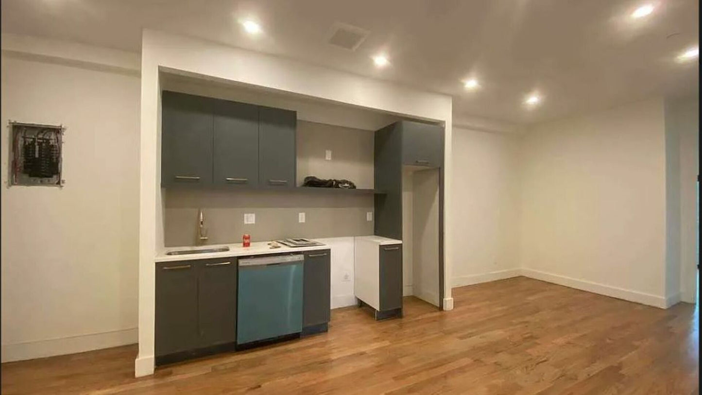 Exclusive 4-Bedroom, 2-Bath Home in Bedford-Stuyvesant Brooklyn – Private Outdoor Spaces