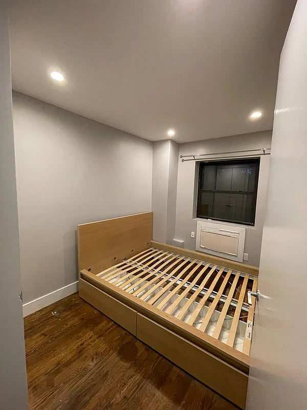 Amplio dúplex de 3 habitaciones en Ocean Hill, Brooklyn, cerca de Broadway Junction