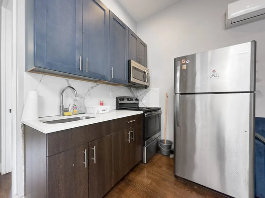 Modern 4-Bedroom Apartment in Crown Heights Brooklyn – Top Floor Unit
